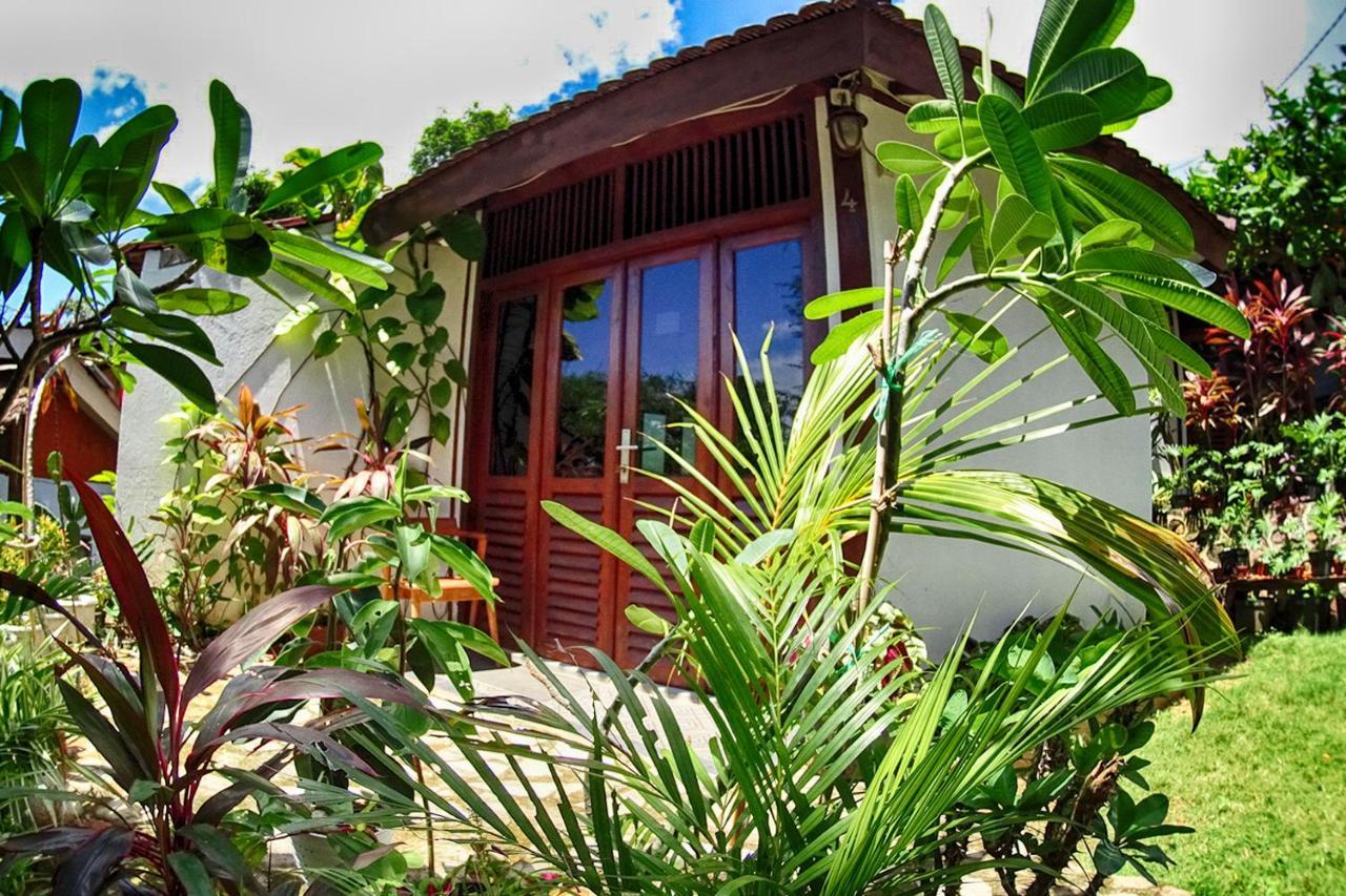 Ayu Hotel Karimunjawa Buitenkant foto
