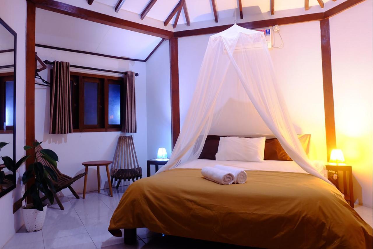 Ayu Hotel Karimunjawa Buitenkant foto