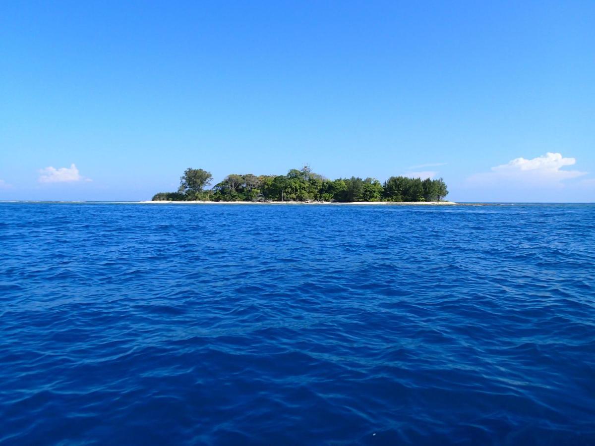 Ayu Hotel Karimunjawa Buitenkant foto