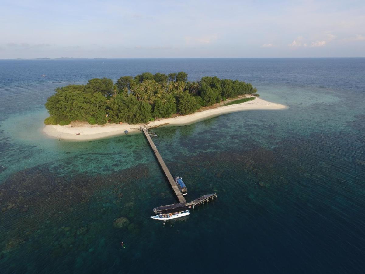 Ayu Hotel Karimunjawa Buitenkant foto