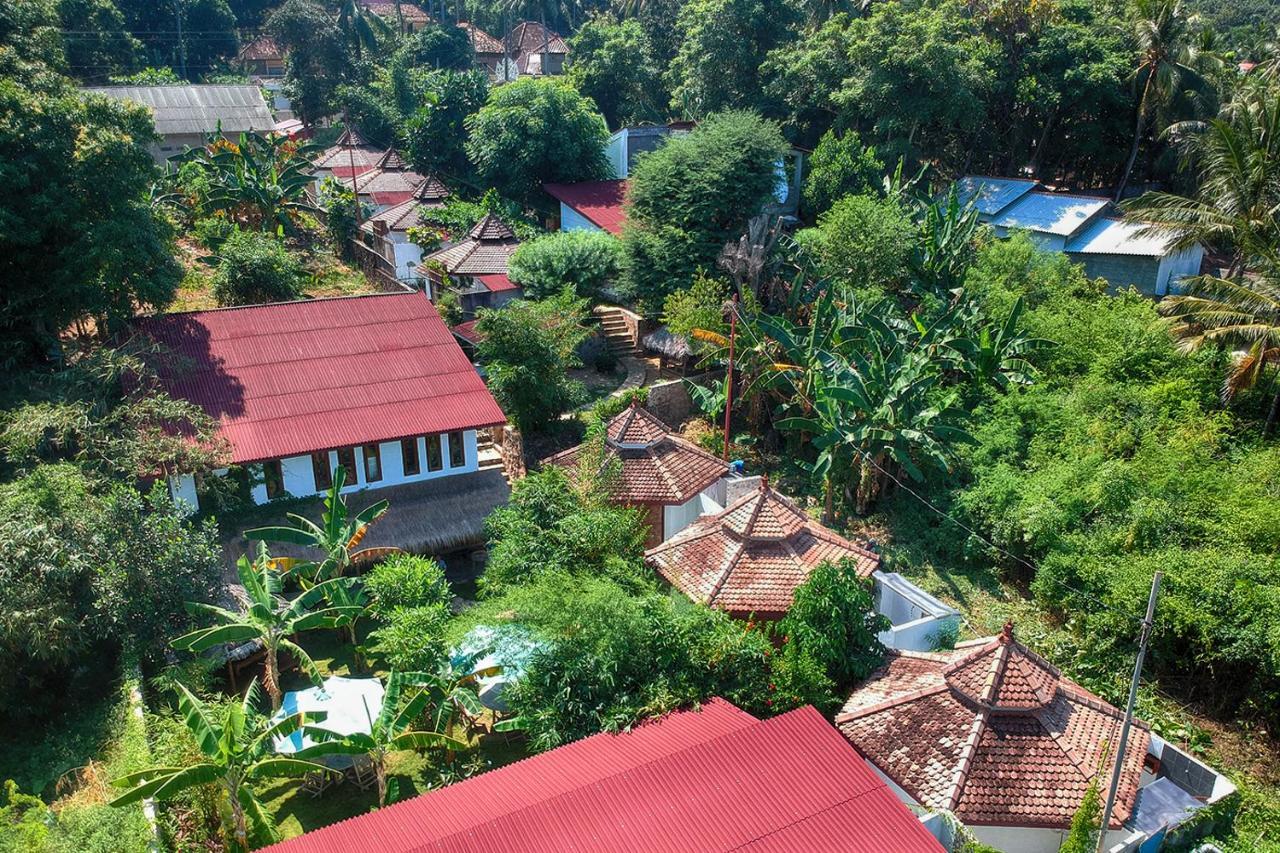 Ayu Hotel Karimunjawa Buitenkant foto