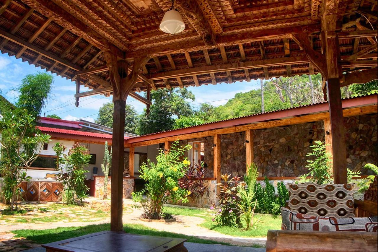 Ayu Hotel Karimunjawa Buitenkant foto