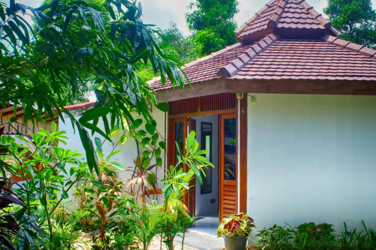 Ayu Hotel Karimunjawa Buitenkant foto