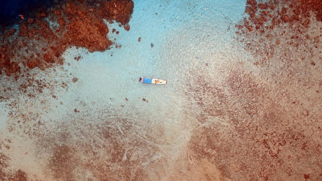 Ayu Hotel Karimunjawa Buitenkant foto