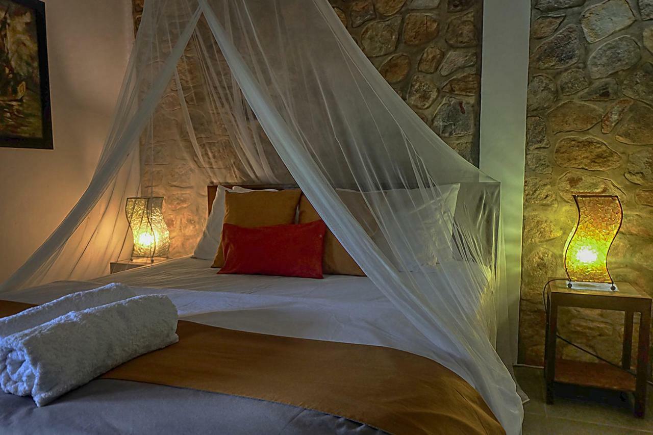 Ayu Hotel Karimunjawa Buitenkant foto